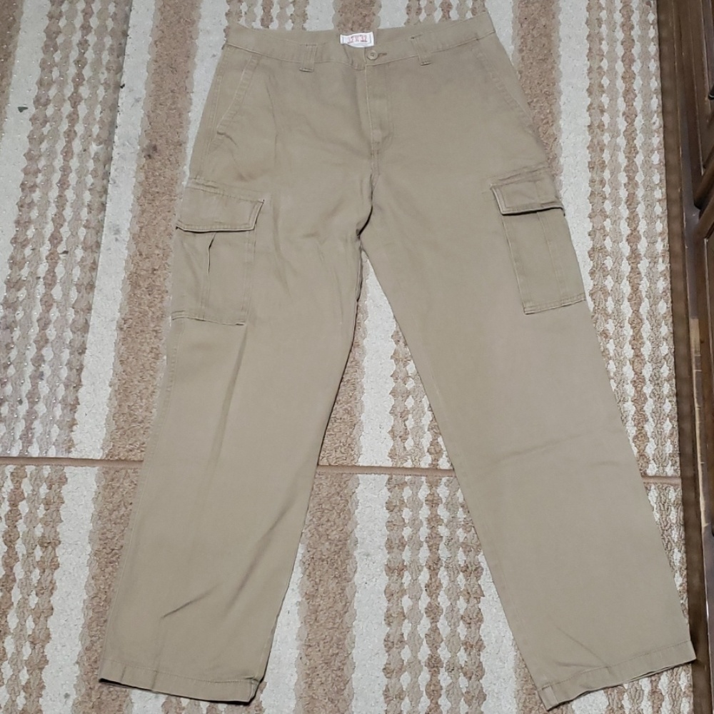 Great Pair 32x32 Old Navy Cargo Pants